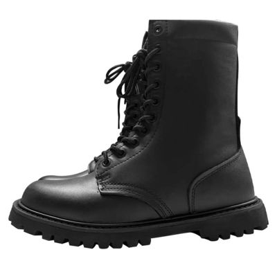 As atividades ao ar livre tornam-se confortáveis com as botas de couro preto resistentes ao óleo